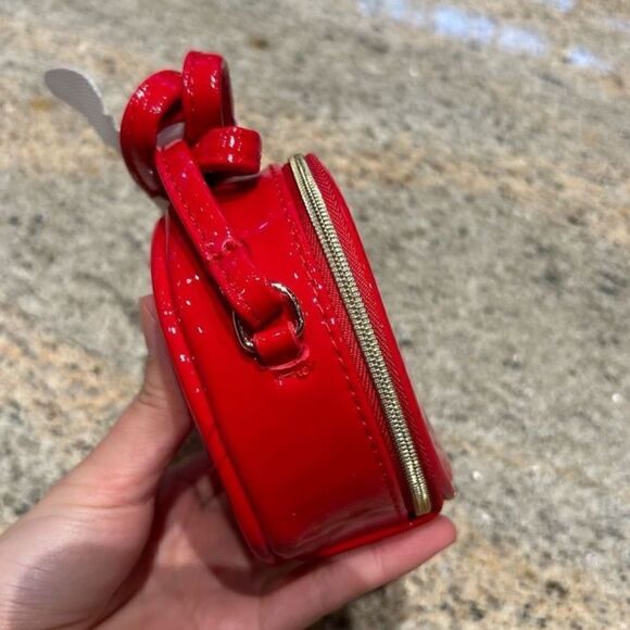 Marc Jacobs Cross body red round bag NWOT - Picture 15 of 16